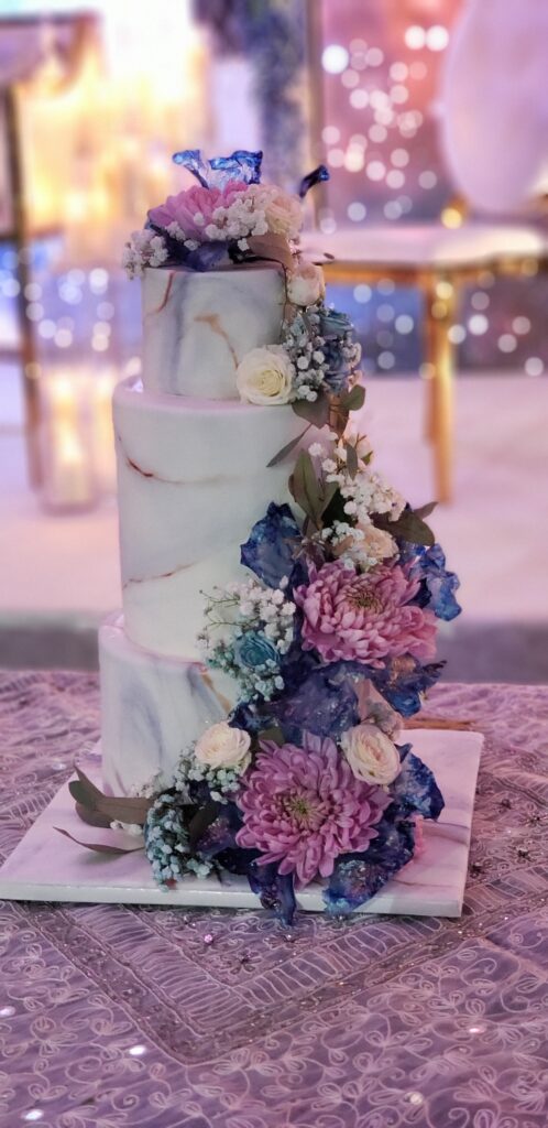 shop custom wedding cakes